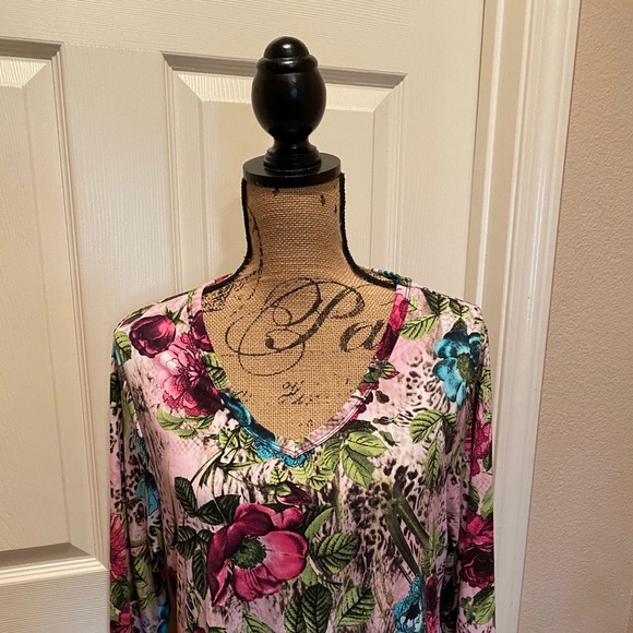 Binding floral and cheetah print tunic top - Picture 2 of 4